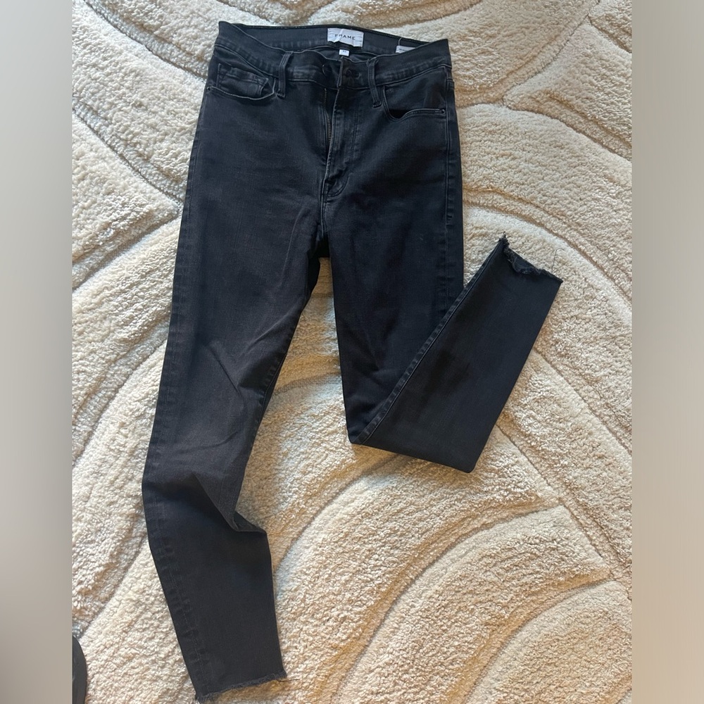 FRAME. Ali Hugh rise cigarette. Size 27. Black. Ankle length